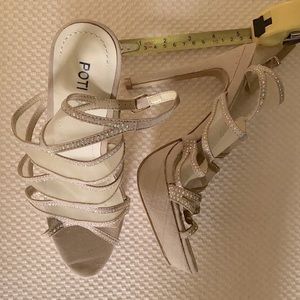 New stunning Nude Peep toe sandals w/ rhinestones net between thin straps!